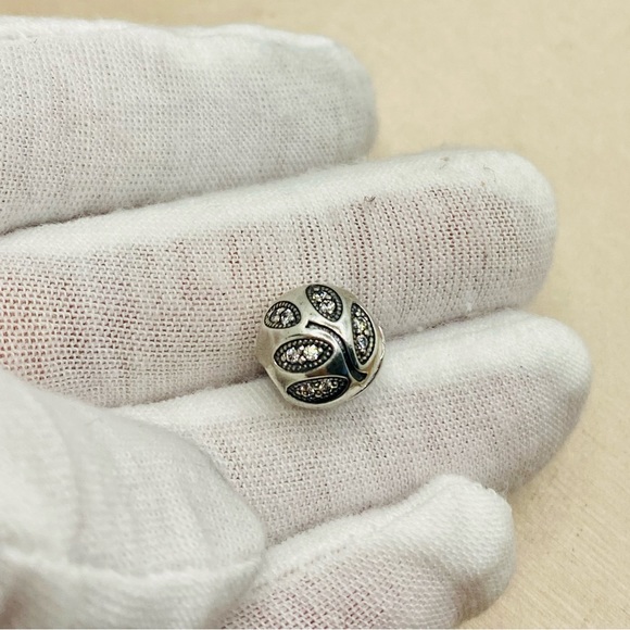EUC Pandora 791416CZ Sterling Silver Sparkling Leaves Clip Charm w/ Clear CZ’s - Picture 9 of 12